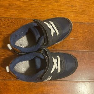 Oshkosh Boys Shoes SZ 9M